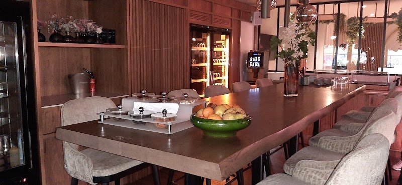 Amicitia Restaurant, Bar Ambiance & Hôtel - photo 2